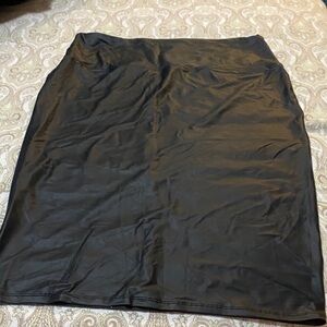 Bozzolo Black Pencil Skirt